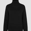 Kvinners tykk, myk ullstrikket turtleneck i svart merinoull, med ribbestrikket krage og nederkant i klassisk dansk design.