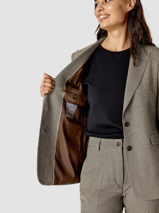 Essential Suit Tapered Latte