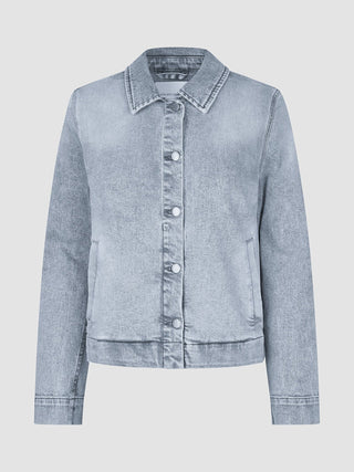 Klassisk denimjakke for damer i lysegrå, vasket utførelse, i klassisk skandinavisk design.