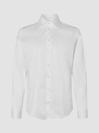 Elevated Shirt White Slim: Langermet skjorte i Pima-bomull med knapper og spredt krage.