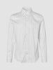Elevated Shirt Slim – Langermet, lysgrå stripete skjorte med knapper i Pima-bomull, med tynne grå vertikale striper på hvit bakgrunn.