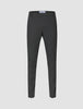 Motion Suit Pants Slim Pepper Grey: mørkegrå dressbukser med smal passform i skandinavisk design.