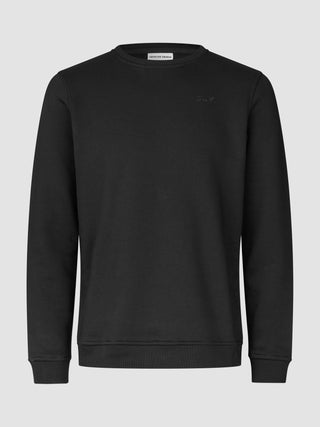 Svart sweatshirt med rund hals i skandinavisk design, med et lite brodert logo på brystet.