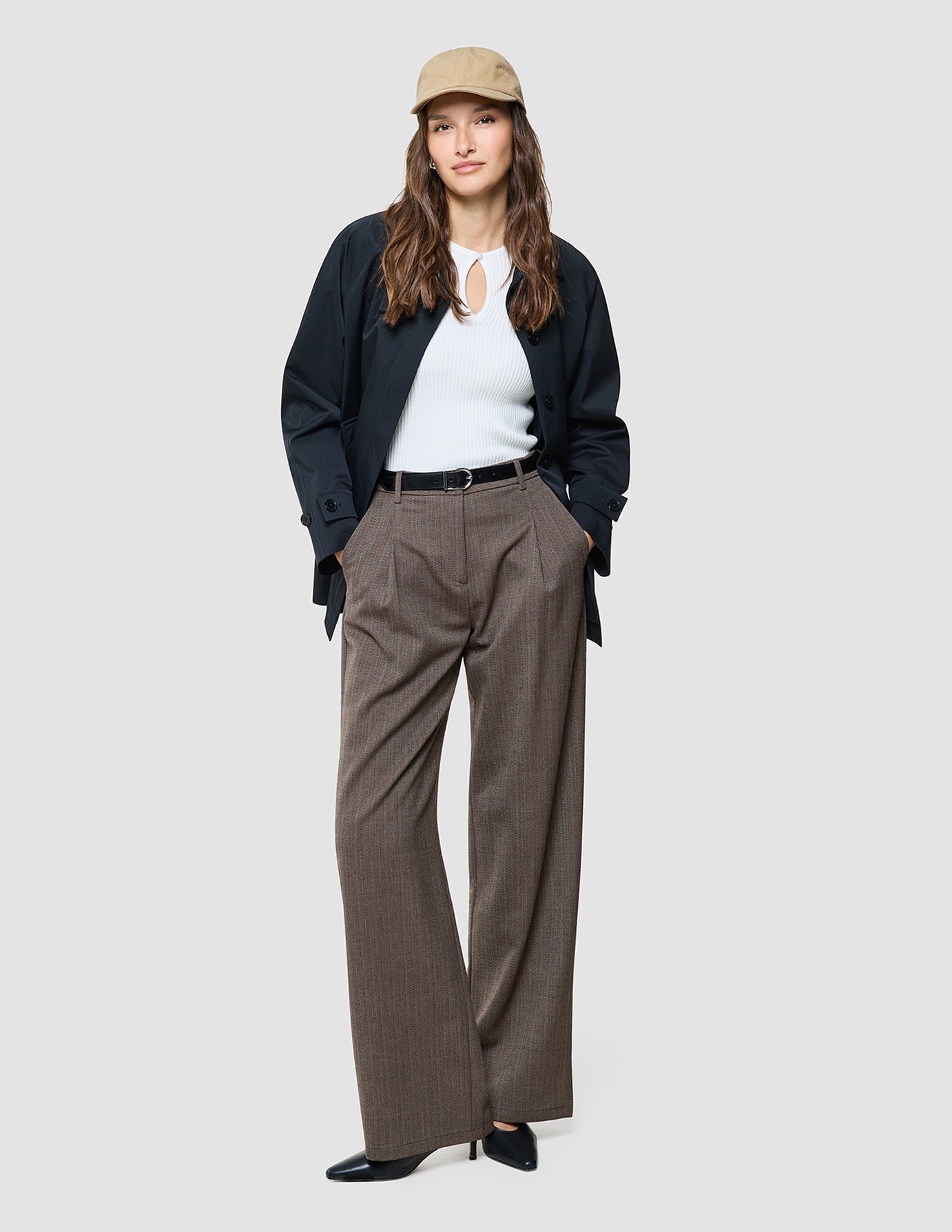 From first coffee to last meeting