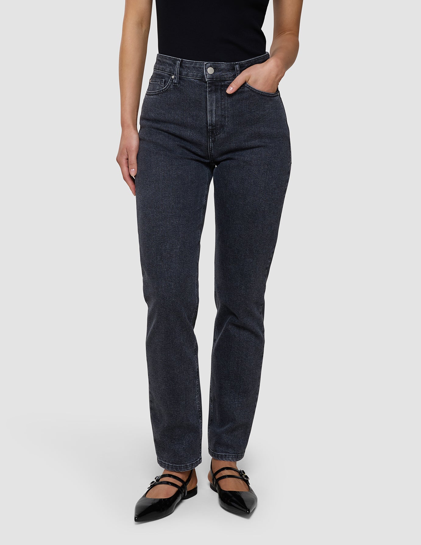 Women's Classic Jeans Tapered Washed Black