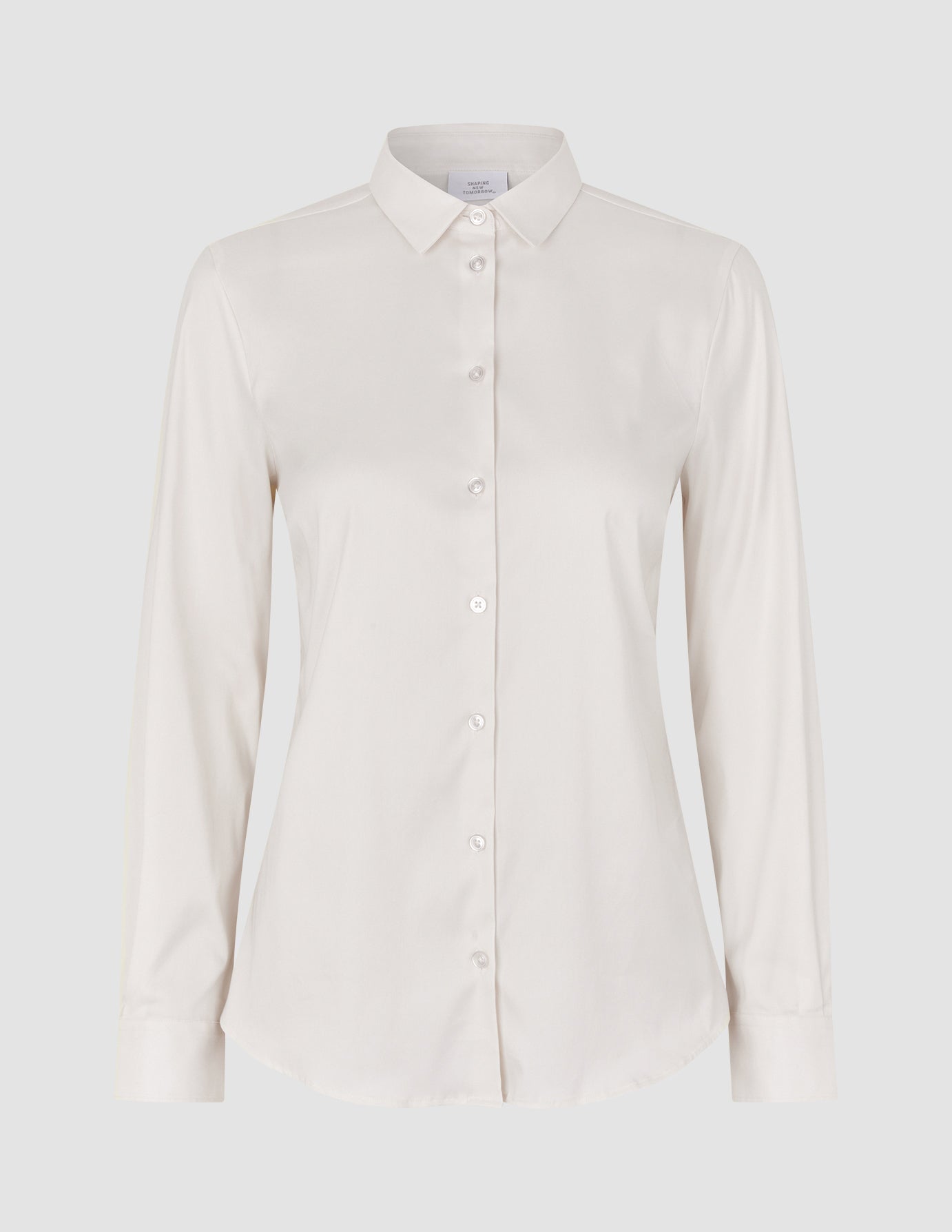 Dameskjorte i Oxford-stoff, White Orchid Slim – en hvit Oxford-skjorte med lange ermer, smal passform og klassisk krage.