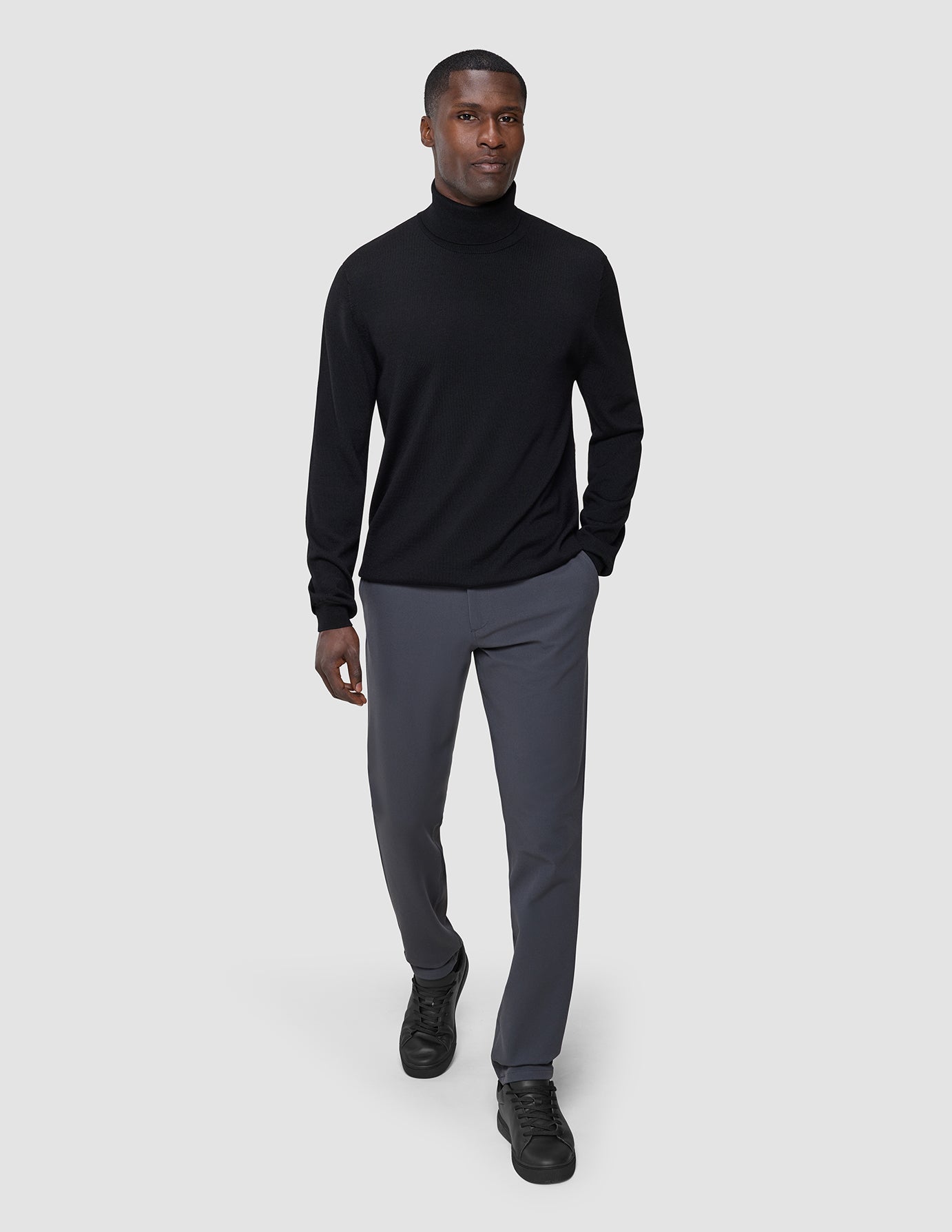 Seamless Premium Merino Knit Turtleneck Black