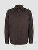 Elevated Shirt Regular – Mørkebrun langermet skjorte med knapper i pima-bomull og standardkrage.