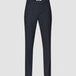 Motion Suit Pants Regular – Midnattsblå dressbukser med midtstrekk, knappelukking i linningen og 360°-stretch.